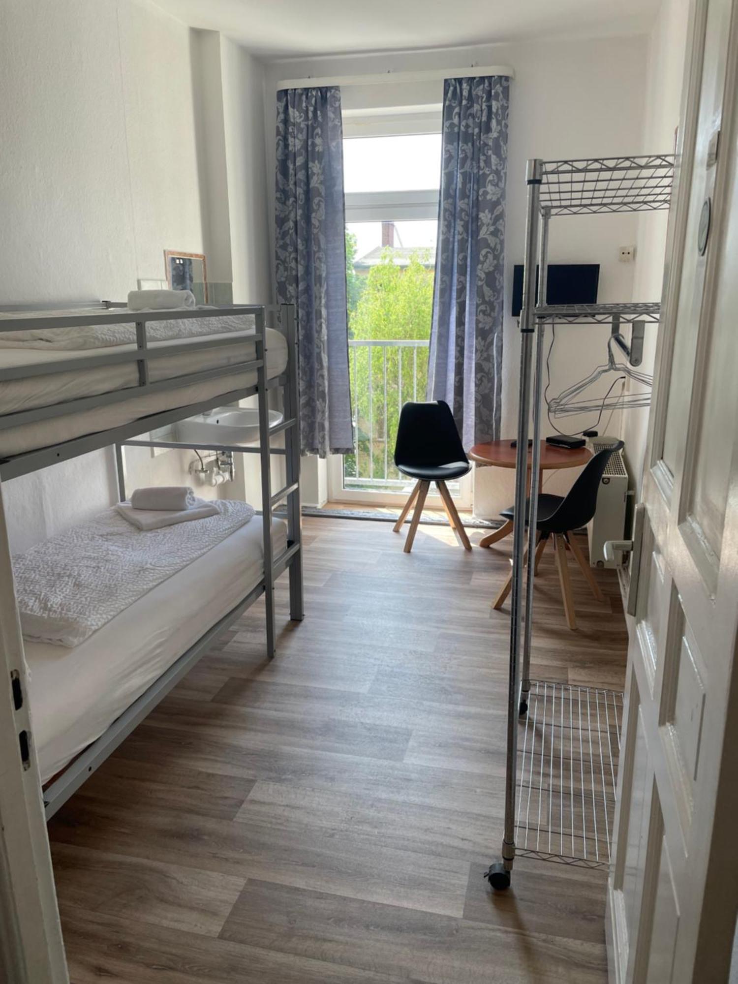 Hotel-Pension Adamshof Берлин Екстериор снимка