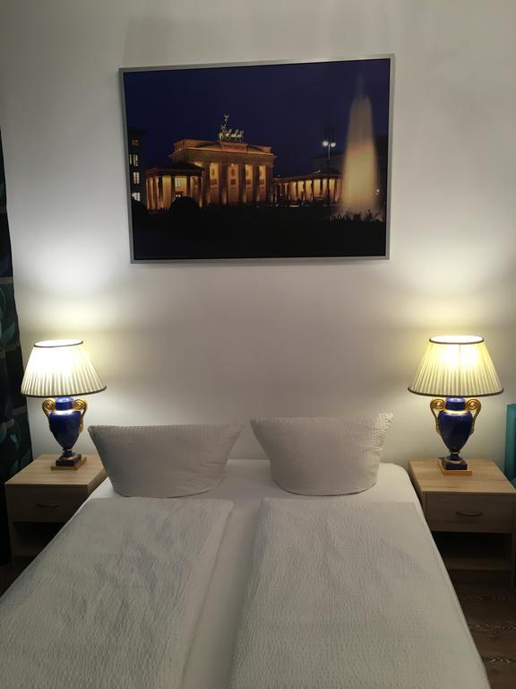Hotel-Pension Adamshof Берлин Екстериор снимка