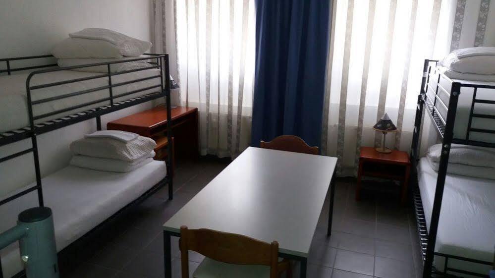 Hotel-Pension Adamshof Берлин Екстериор снимка